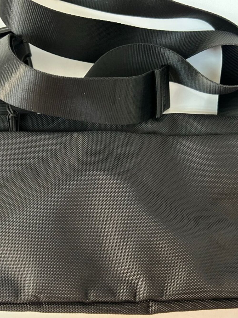 Aer Day Sling 2 Black Waist Bag Crossbody Sling Unisex - Picture 2 of 3